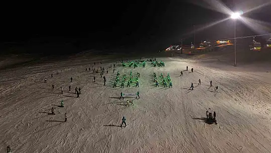 Erciyes'te spor şenliği ve gece kayağı