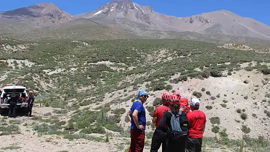 Erciyes'te yaralanan 2 dağcı mahsur kaldı