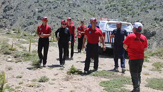 Erciyes'te yaralanan 2 dağcı mahsur kaldı