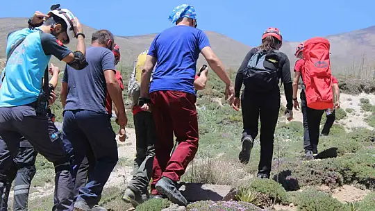 Erciyes'te yaralanan 2 dağcı mahsur kaldı