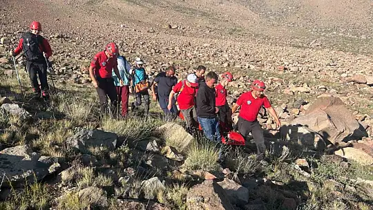 Erciyes'te yaralanan 2 dağcıya ulaşıldı