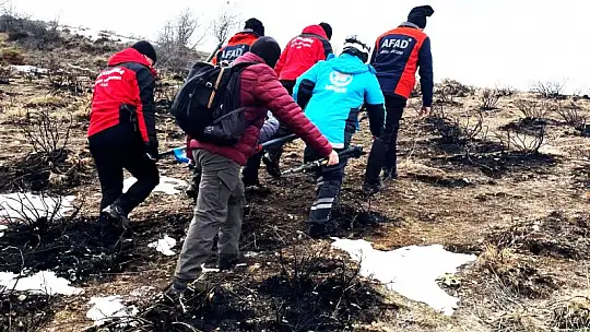 Erciyes'te yürüyüş yaparken ayağı kırılan dağcı kurtarıldı