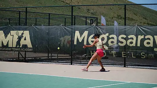 Erciyes'teki Dünya Tenis Turu'nda finaller pazar günü oynanacak