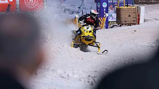 Erciyes'ten yükselen kar motorlarının sesi, tüm dünyaya duyuldu