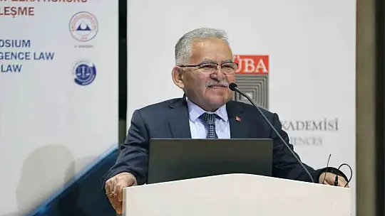 Erciyes Üniversitesi'nde 'Uluslararası Yapay Zeka Hukuku ve Hukukta Dijitalleşme Sempozyumu' düzenlendi