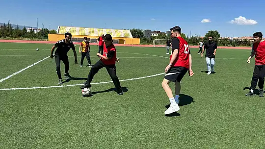 Erciyes Üniversitesi'nde anlamlı dostluk turnuvası