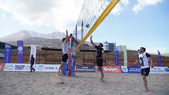 Erciyes, voleybol tutkunlarını buluşturacak