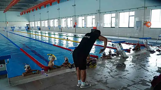 Erciyes Yüksek İrtifa Kamp Merkezi, profesyonel yüzme kulüplerinin yeni sezon hazırlık adresi oldu