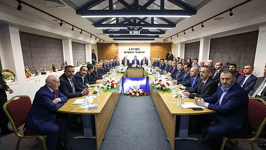 Erciyes Zirvesi-1 Kayseri'de yoğun katılımla gerçekleştirildi