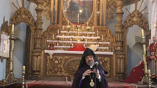 Ermenilerin Miçing ayininde İran'a dua