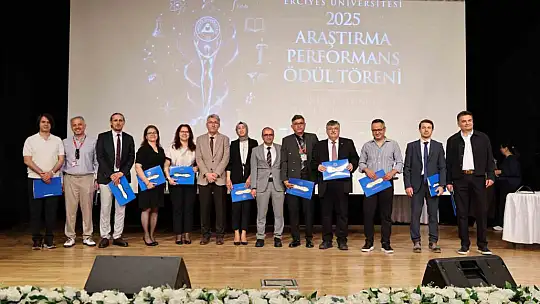 ERÜ'de '2025 Yılı Araştırma Performans Ödül Töreni' düzenlendi