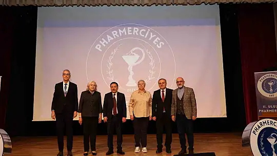 ERÜ'de 'II. Ulusal PharmErciyes Eczacılık Öğrenci Kongresi' düzenledi