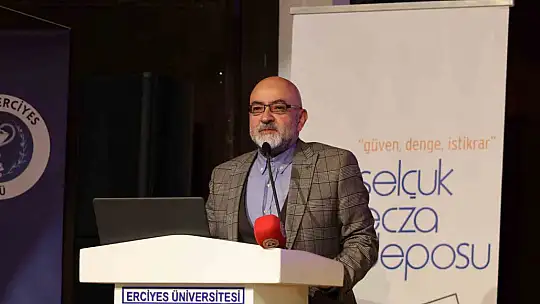 ERÜ'de 'II. Ulusal PharmErciyes Eczacılık Öğrenci Kongresi' düzenledi