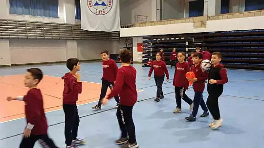 ERÜ'de 'Kampüsün Neşesi Miniklerle Birlikte Sporla Tanışıyorum' etkinliği