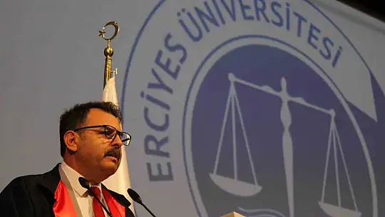 ERÜ'de 208 genç avukat mezun oldu