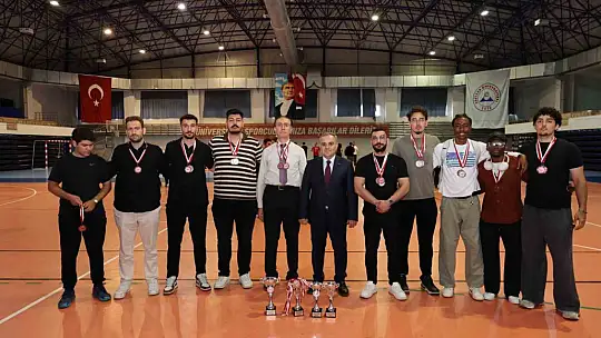 ERÜ'de 23. Geleneksel Spor Şenliği'nin ödül töreni düzenlendi