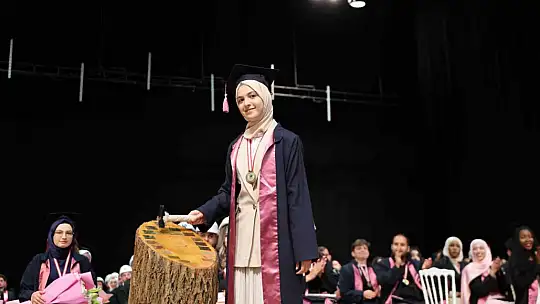 ERÜ'de 702 mühendis mezun oldu