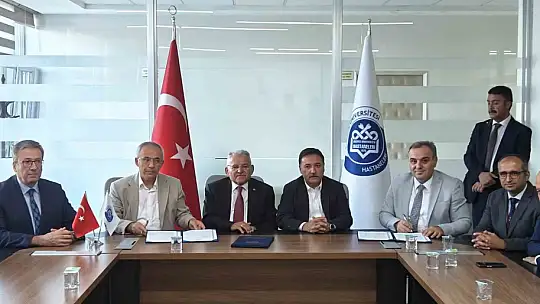 ERÜ'de hem açılış hem protokol töreni