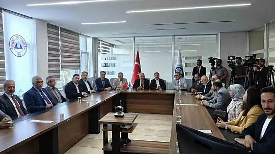 ERÜ'de hem açılış hem protokol töreni