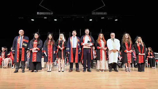 ERÜ'de lisansüstü mezuniyet sevinci yaşandı