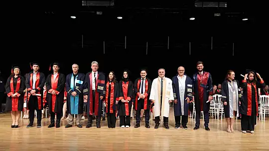 ERÜ'de lisansüstü mezuniyet sevinci yaşandı