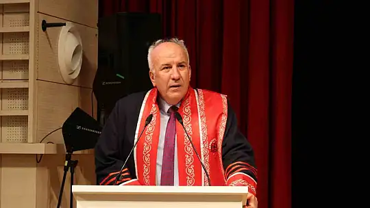 ERÜ'de lisansüstü mezuniyet sevinci yaşandı