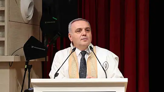 ERÜ'de lisansüstü mezuniyet sevinci yaşandı