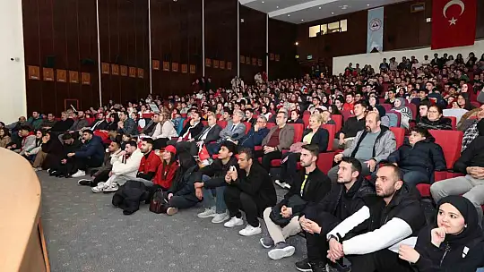 ERÜ'de milli maç heyecanı dev ekrana taşındı