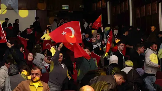 ERÜ'de milli maç heyecanı dev ekrana taşındı