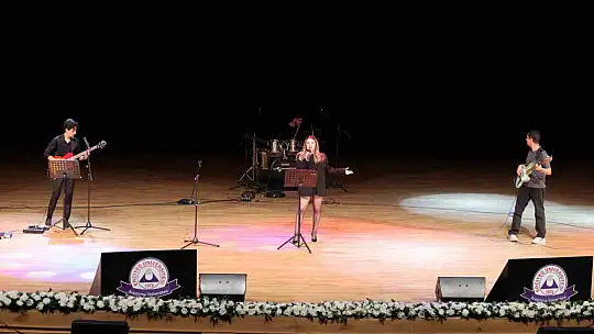 ERÜ'de yeni öğrencilere tanışma programı düzenlendi