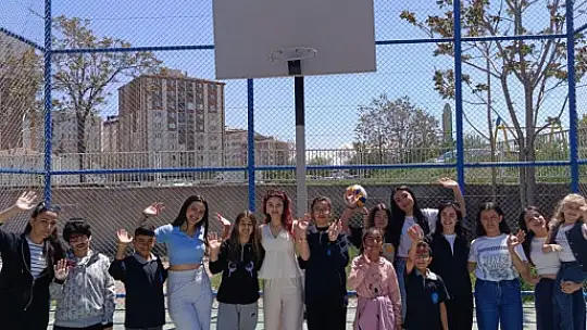 ERÜ'den 'Bir gün değil, her gün sizinleyiz' etkinliği