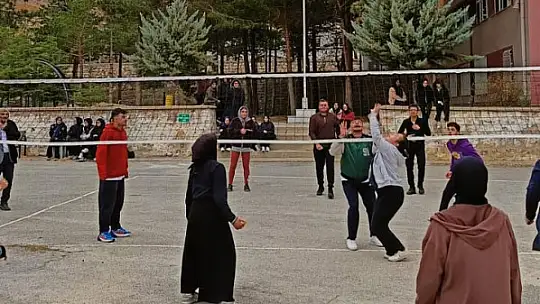 ERÜ'den Yahyalı'da 'Spor yap zinde kal' etkinliği