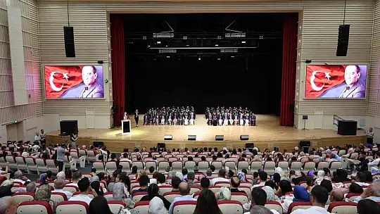 ERÜ Diş Hekimliği Fakültesi 16. dönem mezunlarını verdi