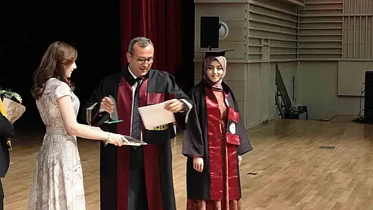 ERÜ Eczacılık Fakültesi 16. dönem mezunlarını verdi