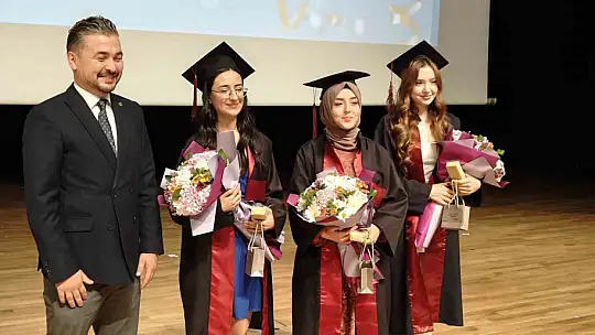 ERÜ Eczacılık Fakültesi 16. dönem mezunlarını verdi