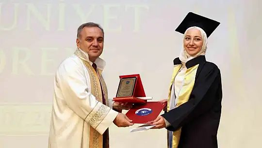 ERÜ Fen Fakültesi 2024-2025 mezunlarını verdi