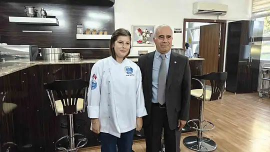 ERÜ Gastronomi Bölümü'nde dersler yemek yarışması ile başladı