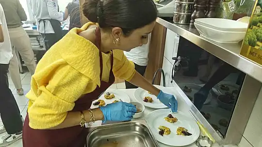 ERÜ Gastronomi Bölümü'nde dersler yemek yarışması ile başladı