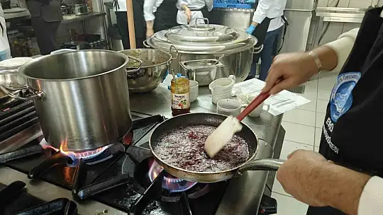 ERÜ Gastronomi Bölümü'nde dersler yemek yarışması ile başladı
