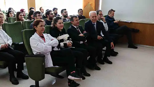 ERÜ Hastanelerinde, 'Sizce Tıbbi Hata Var mı? Olgu Örnekleriyle' Konulu Konferans