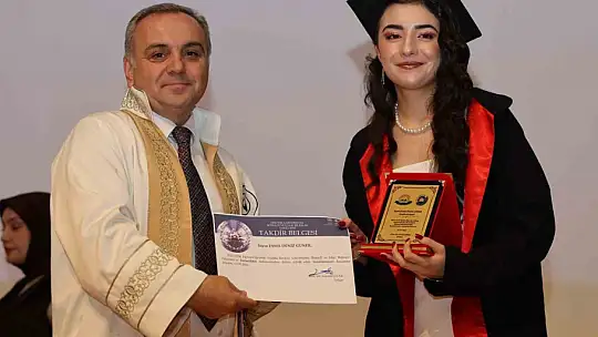 ERÜ İİBF 44. dönem mezunlarını verdi