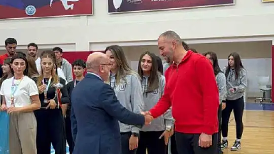 ERÜ Kadın Basketbol Takımı şampiyon oldu