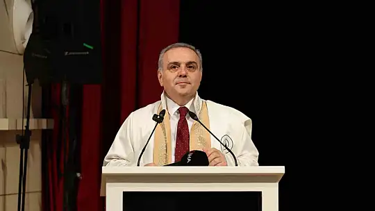 ERÜ Mimarlık Fakültesi'nde mezuniyet sevinci
