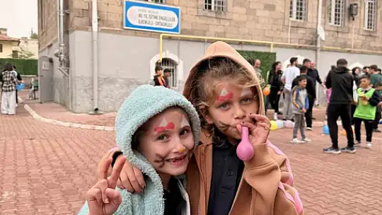 ERÜ öğrencilerinden anlamlı etkinlik