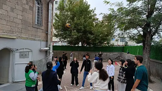 ERÜ öğrencilerinden anlamlı etkinlik
