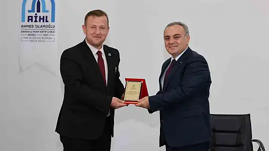ERÜ Rektörü Altun, Develi'de öğrenciler ile buluştu