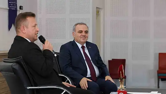 ERÜ Rektörü Altun, Develi'de öğrenciler ile buluştu