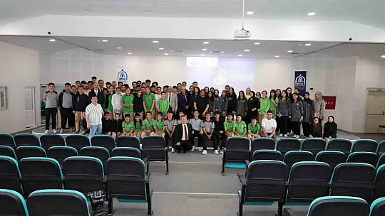 ERÜ Rektörü Altun, Develi'de öğrenciler ile buluştu