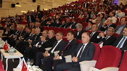 ERÜ Rektörü Prof. Dr. Altun: 'Bir üniversitenin Ar-Ge süreçlerinden Ür-Ge süreçlerine geçmesi şehrin ekonomisinin gelişmesine büyük katkı sağlar'