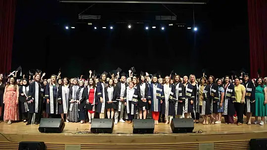 ERÜ Sağlık Bilimleri Fakültesi'nden 295 öğrenci mezun oldu